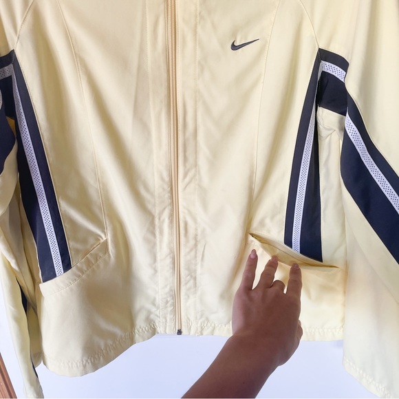 Vintage Nike Y2K Pastel Yellow Windbreaker Jacket Zip Up - Picture 5 of 9